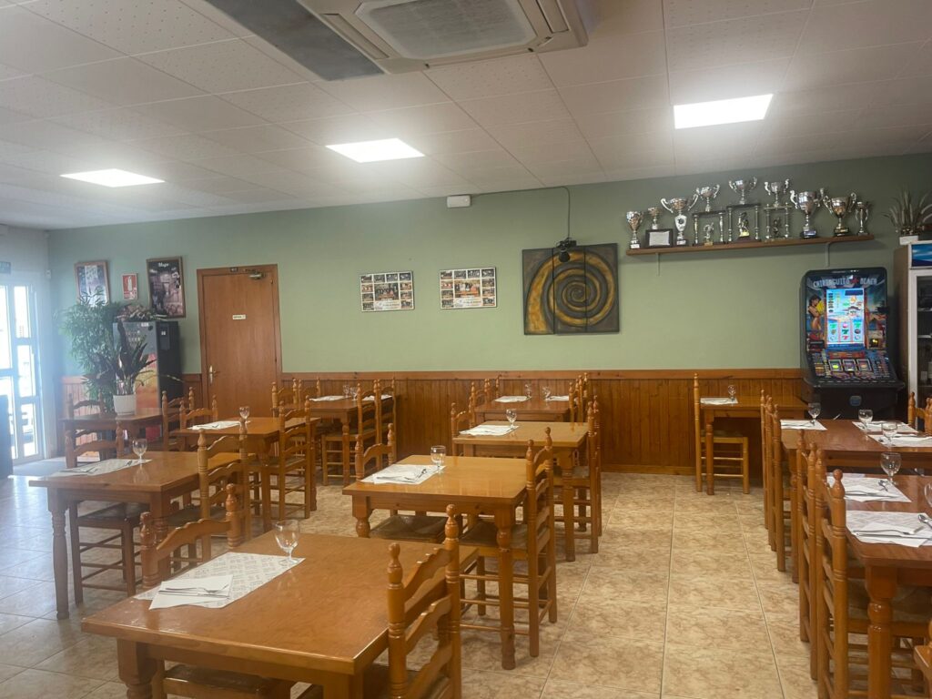 Menjador - Bar Restaurant Olius